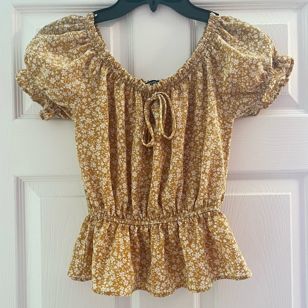 Yellow & white floral shirt size xs